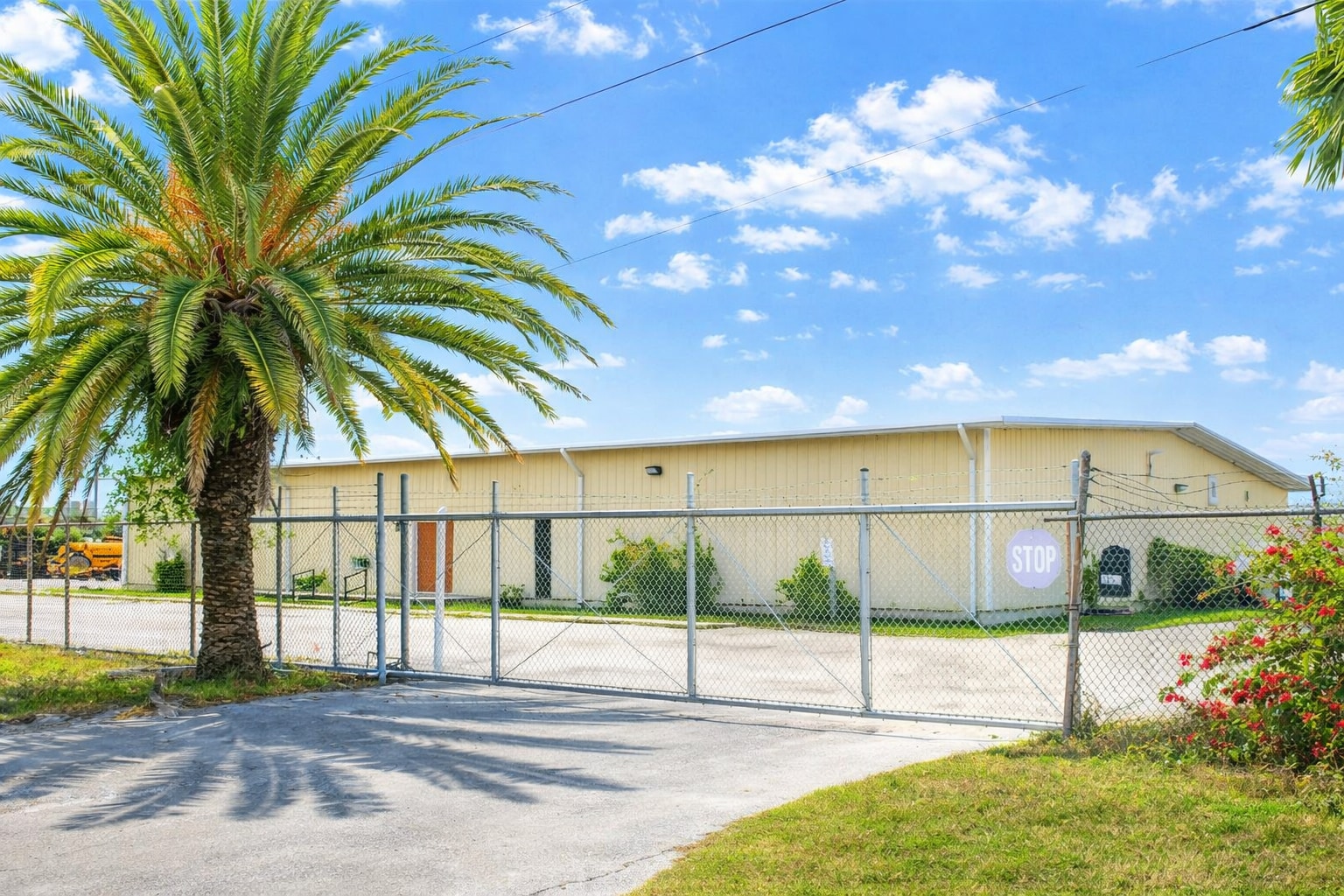 1350 Starkey Rd, Largo, FL for lease Interior Photo- Image 1 of 4