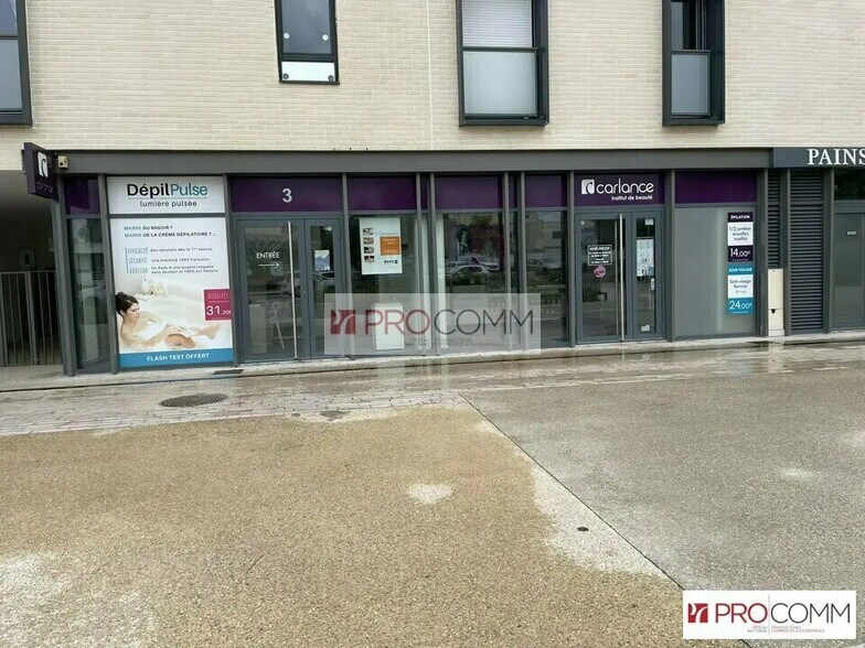 Retail in Luisant for lease - Building Photo - Image 2 of 9