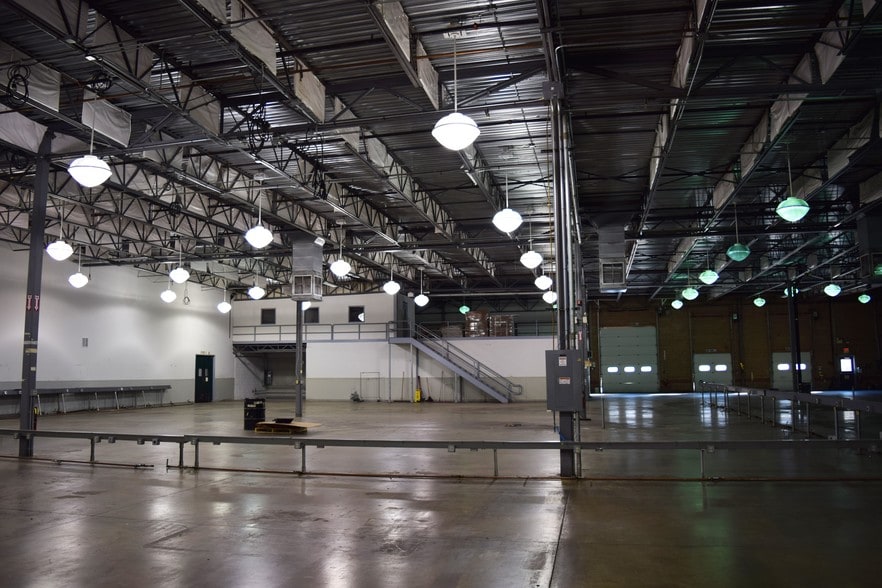 27 Production Dr, Dover, NH for sale - Interior Photo - Image 3 of 8