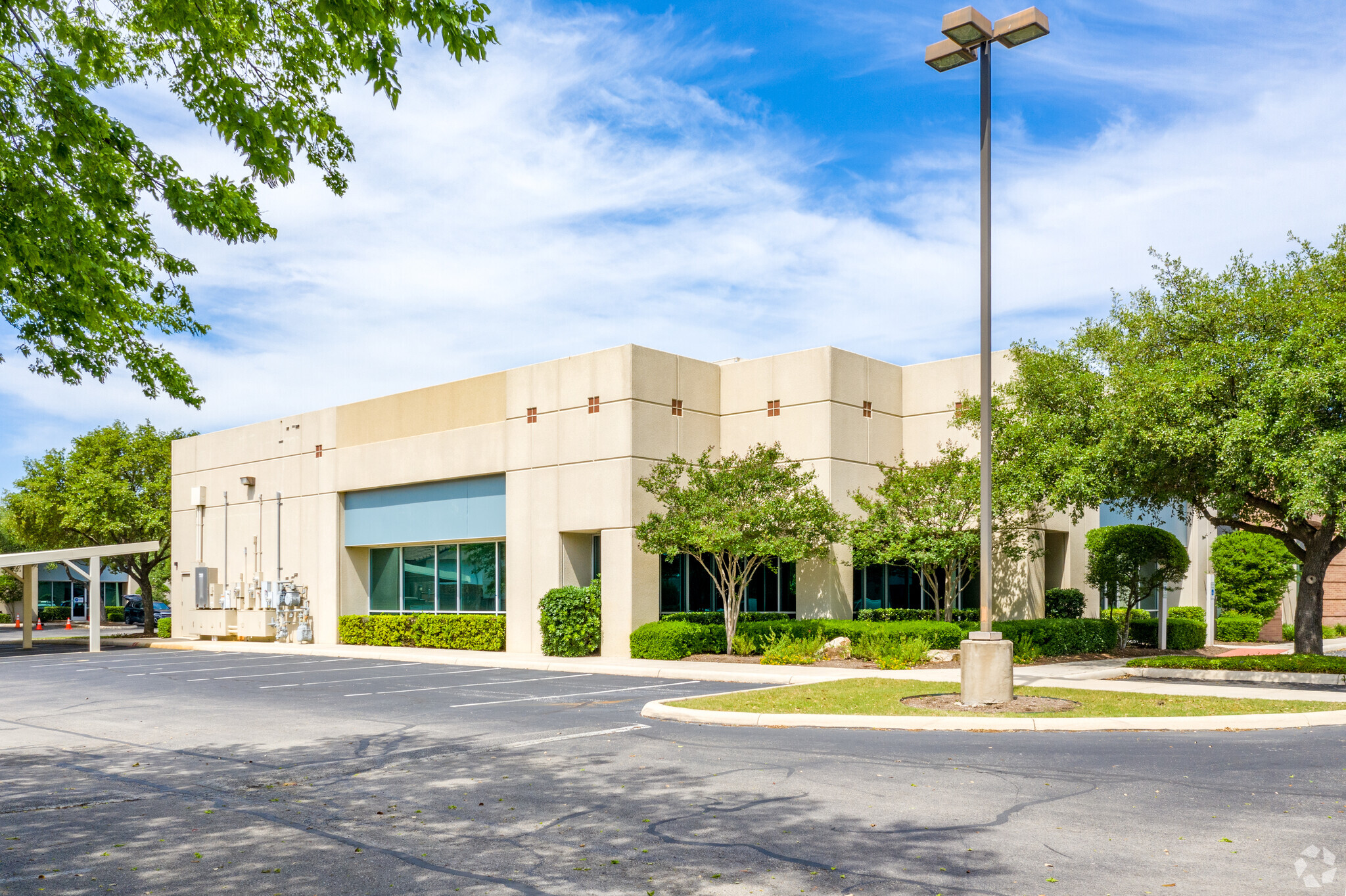 814 Arion Pky, San Antonio, TX 78216 - Parkway Plaza | LoopNet