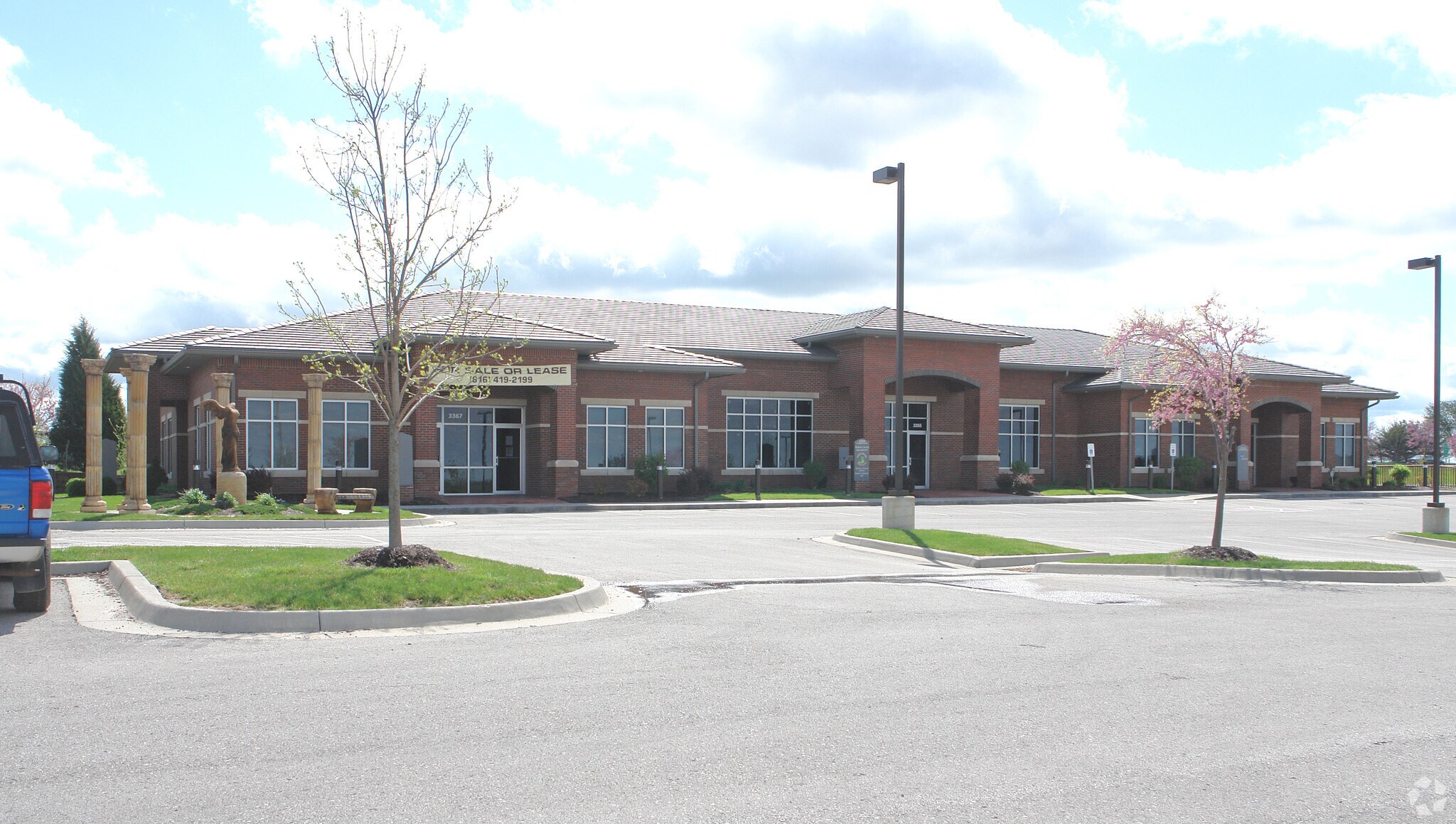 3351-3383 NE Ralph Powell Rd, Lee's Summit, MO for sale Building Photo- Image 1 of 1