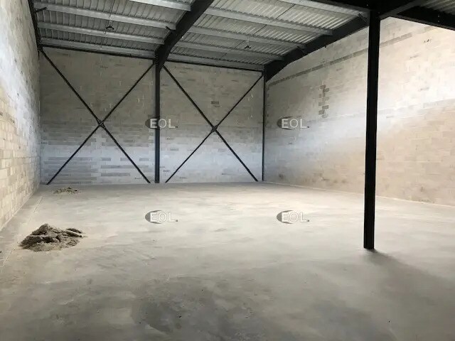 Flex in Meyreuil for lease - Building Photo - Image 2 of 8