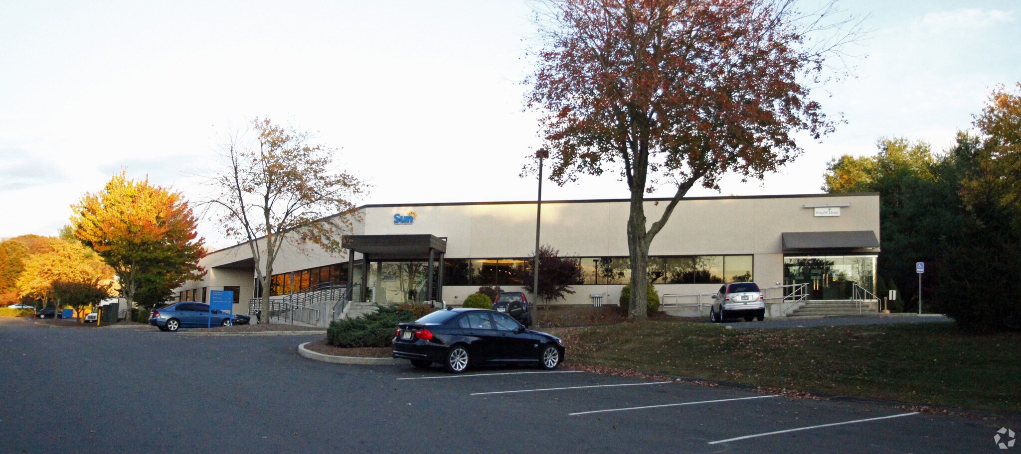 30 Trefoil Dr, Trumbull, CT for sale Primary Photo- Image 1 of 1