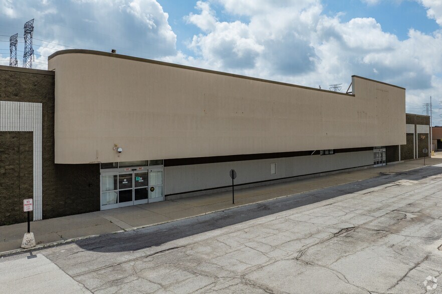 16831 Torrence Ave, Lansing, IL for sale - Primary Photo - Image 1 of 1