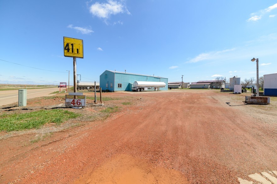 912 E Montana Ave, Baker, MT for sale - Building Photo - Image 1 of 1