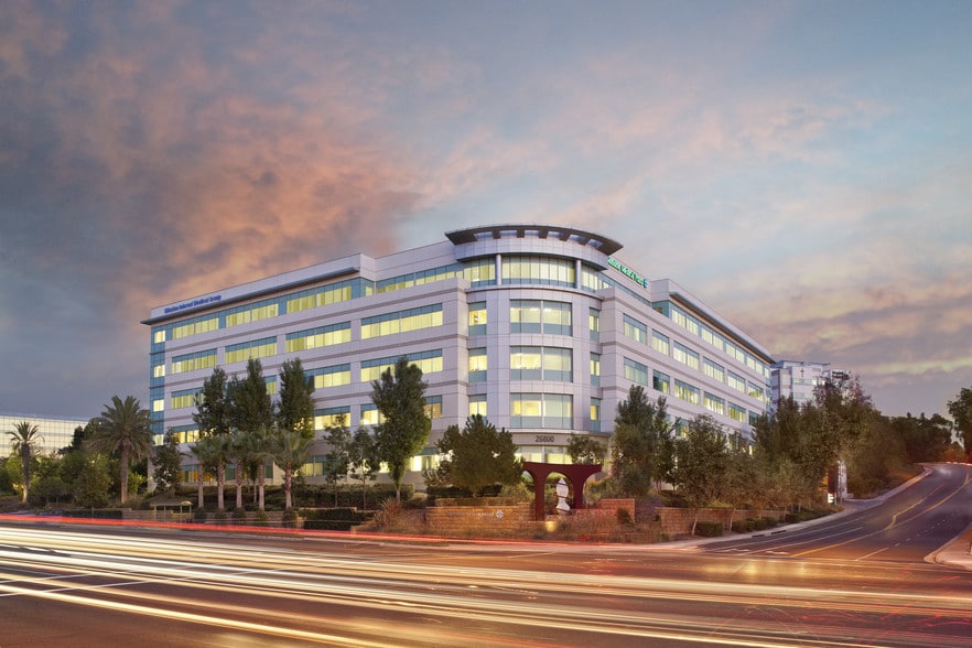 26800 Crown Valley Pky, Mission Viejo, CA for lease - Primary Photo - Image 1 of 10