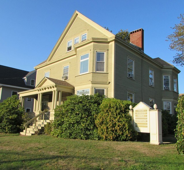 257 Deering Ave, Portland, ME 04103