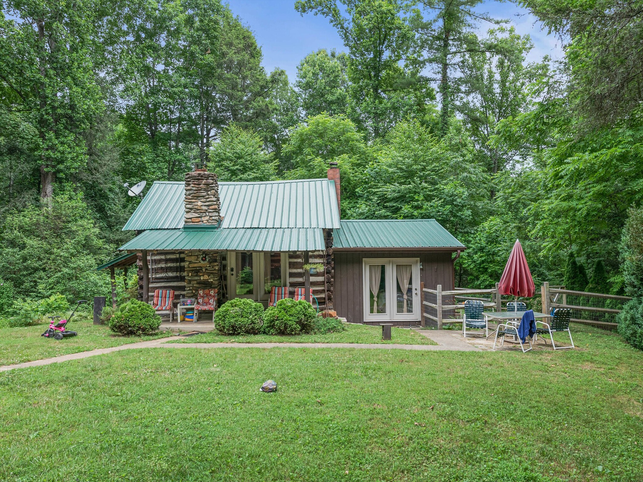 40 Hemlock Hill Dr, Arden, NC 28704 Multifamily for Sale