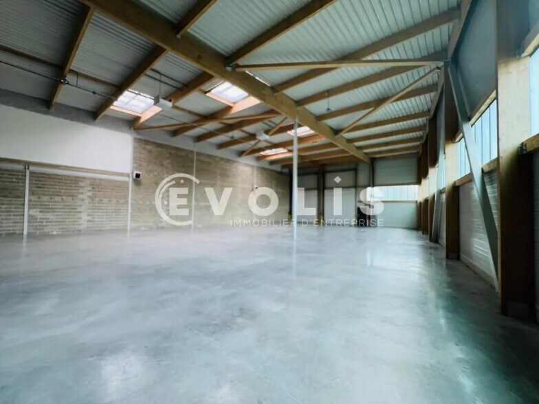 Office in Coupvray for lease - Interior Photo - Image 2 of 11