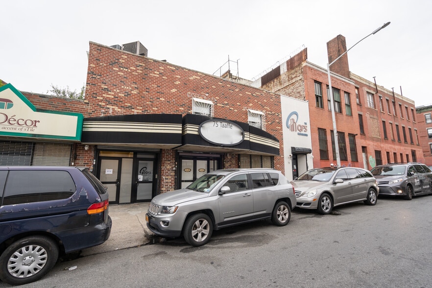 75 Taaffe Pl, Brooklyn, NY for sale - Building Photo - Image 1 of 1