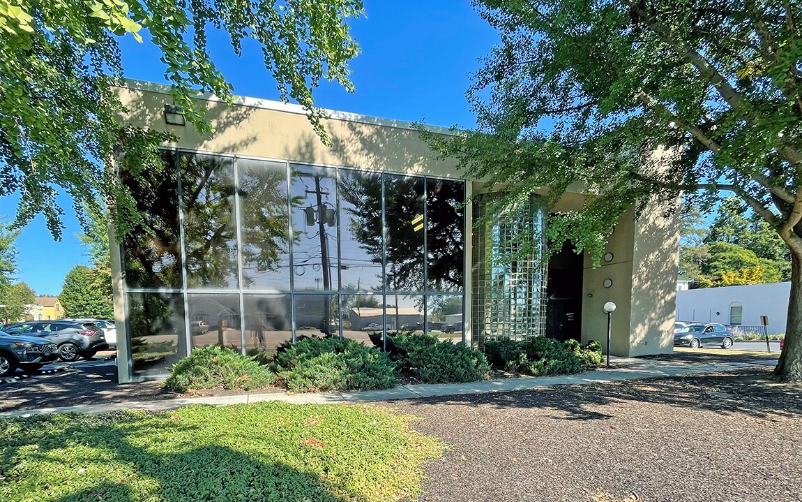 3916 Trindle Rd, Camp Hill, PA for lease Building Photo- Image 1 of 13