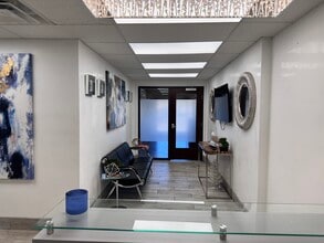 1940 E Thunderbird Rd, Phoenix, AZ for lease Building Photo- Image 2 of 12