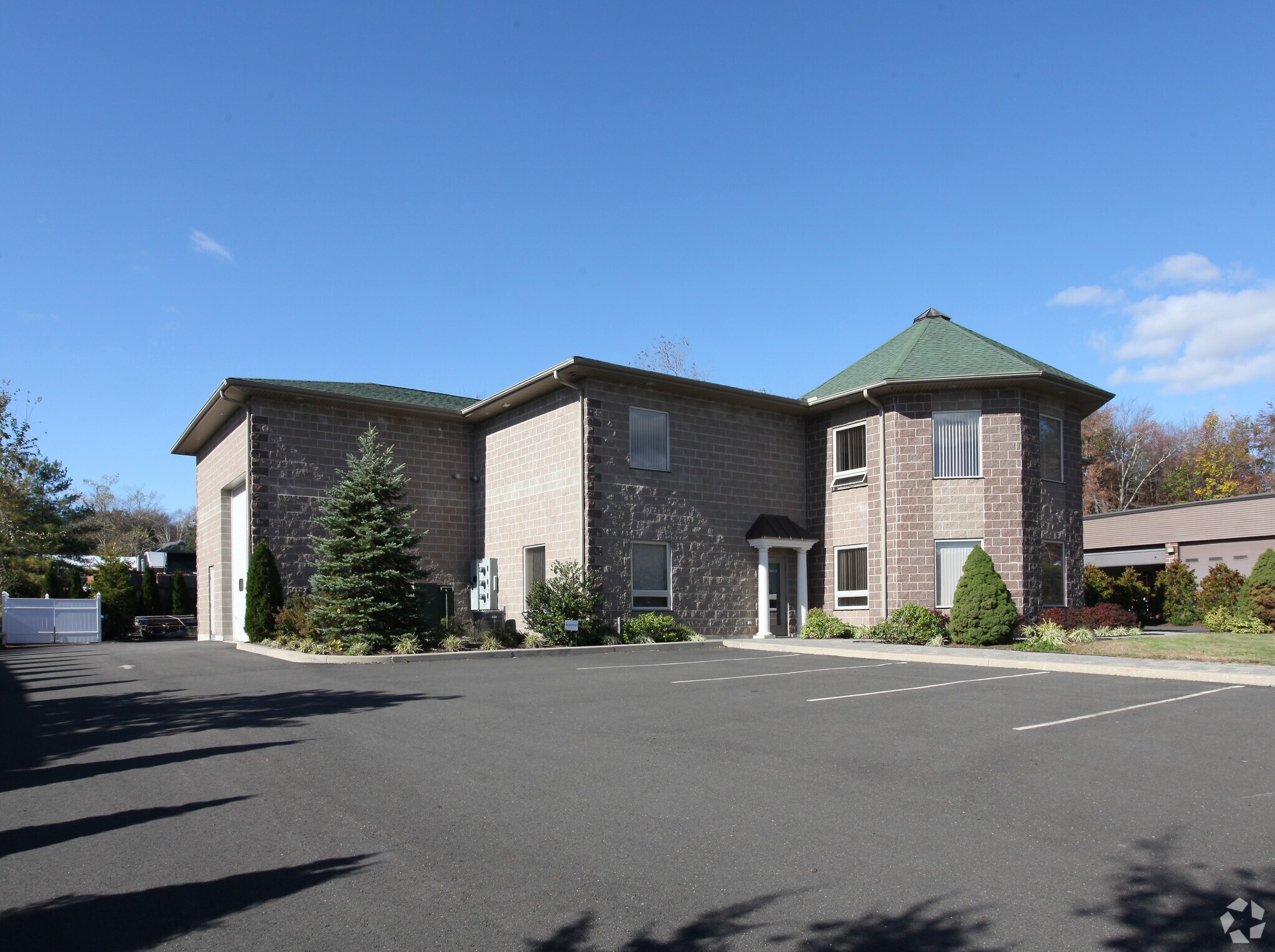 900 Corporate Row, Cromwell, CT for sale Primary Photo- Image 1 of 1