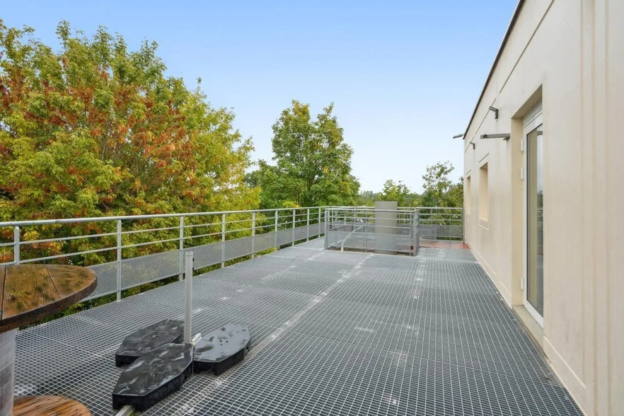 Flex in Grigny for sale - Building Photo - Image 3 of 14