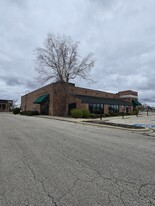 927 S Route 51, Forsyth IL - Commercial Kitchen