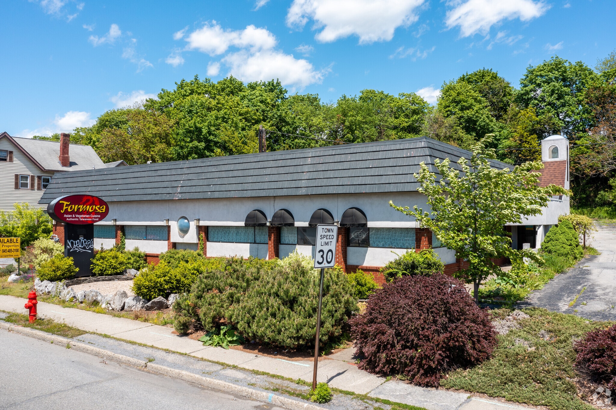 825 Main St, Poughkeepsie, NY for lease Primary Photo- Image 1 of 7