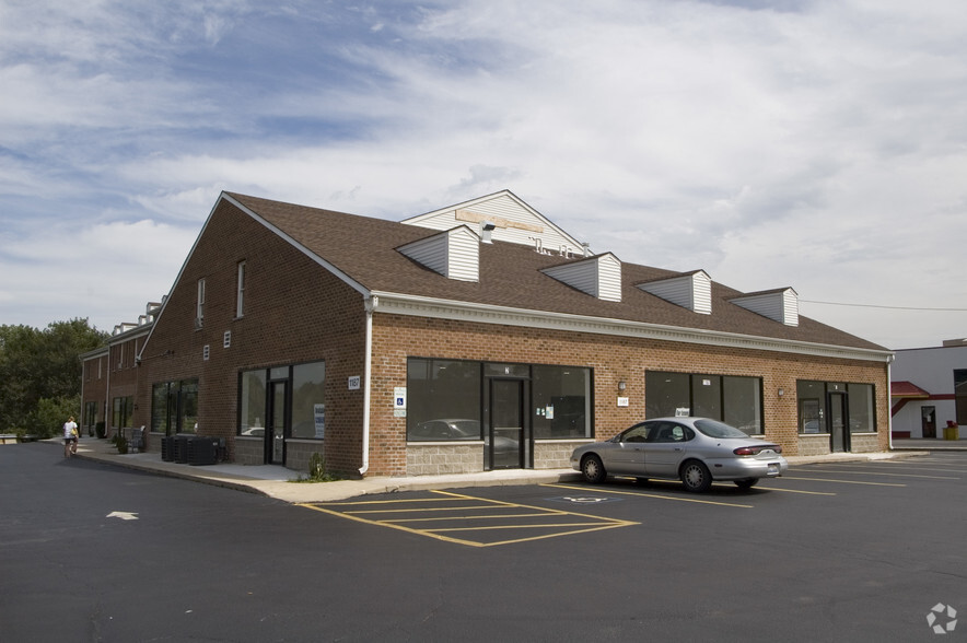 1187 N Farnsworth Ave, Aurora, IL for lease - Building Photo - Image 2 of 25