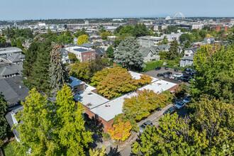 2455 NW Marshall St, Portland, OR - aerial  map view