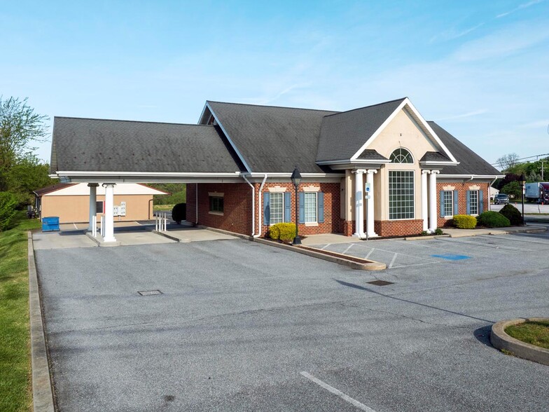 2300 S Queen St, York, PA for lease - Building Photo - Image 1 of 8