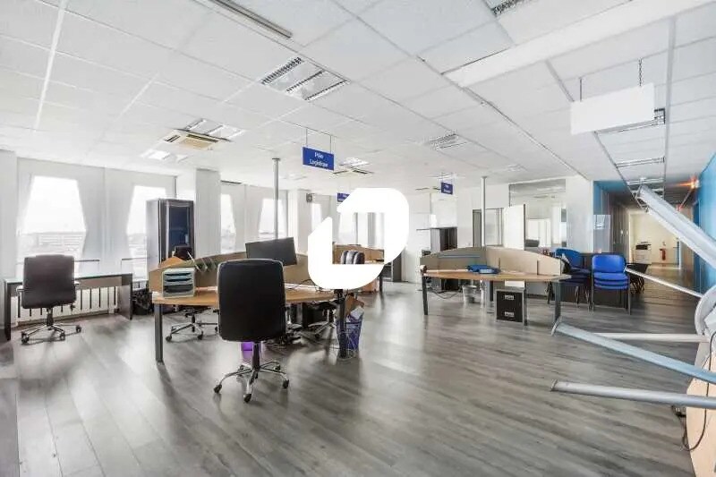 9 Avenue De L'Europe, Thiais for sale - Building Photo - Image 2 of 10