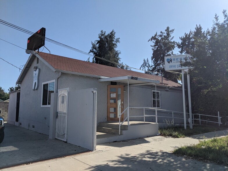 18528 Gault St, Reseda, CA for lease - Building Photo - Image 2 of 8