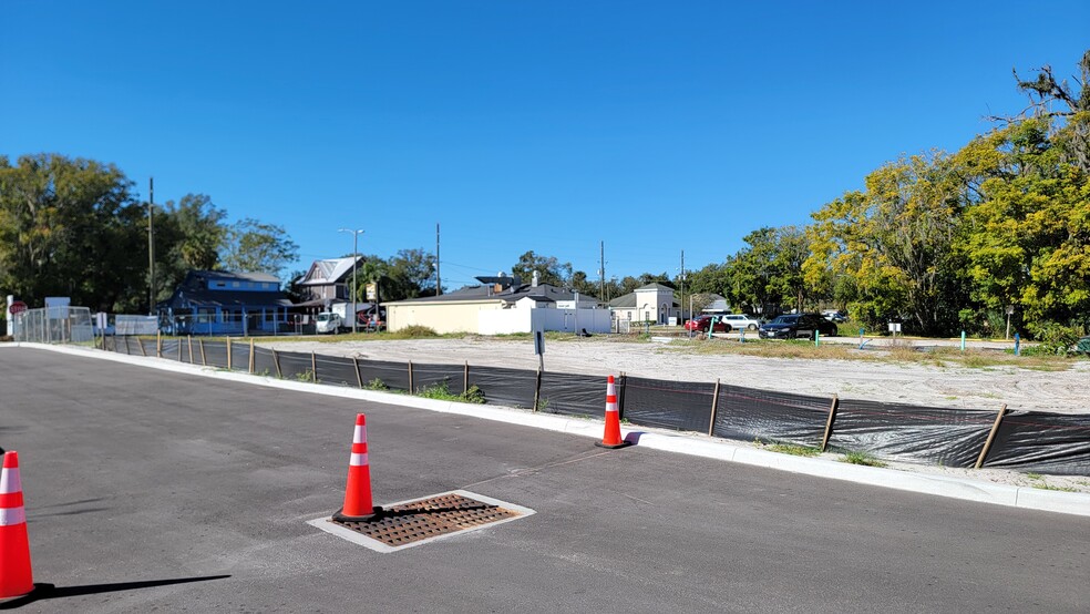 425 S Woodland Blvd, Deland, FL for lease - Building Photo - Image 3 of 23