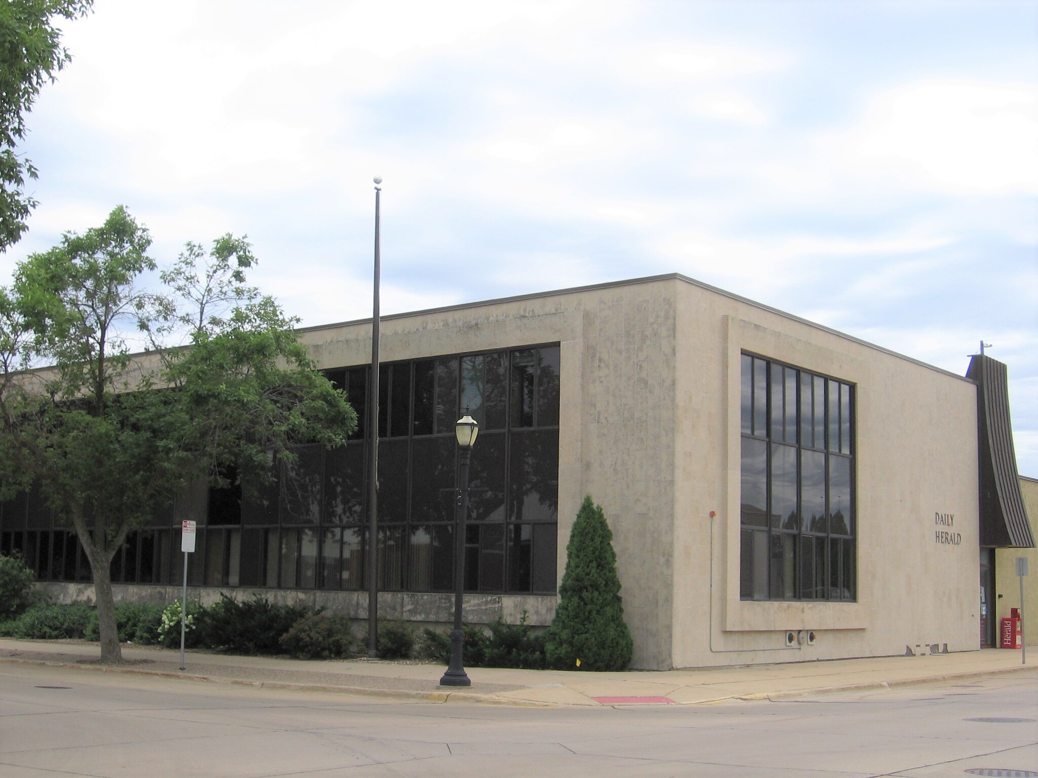 310 2nd St NE, Austin, MN for sale Building Photo- Image 1 of 1