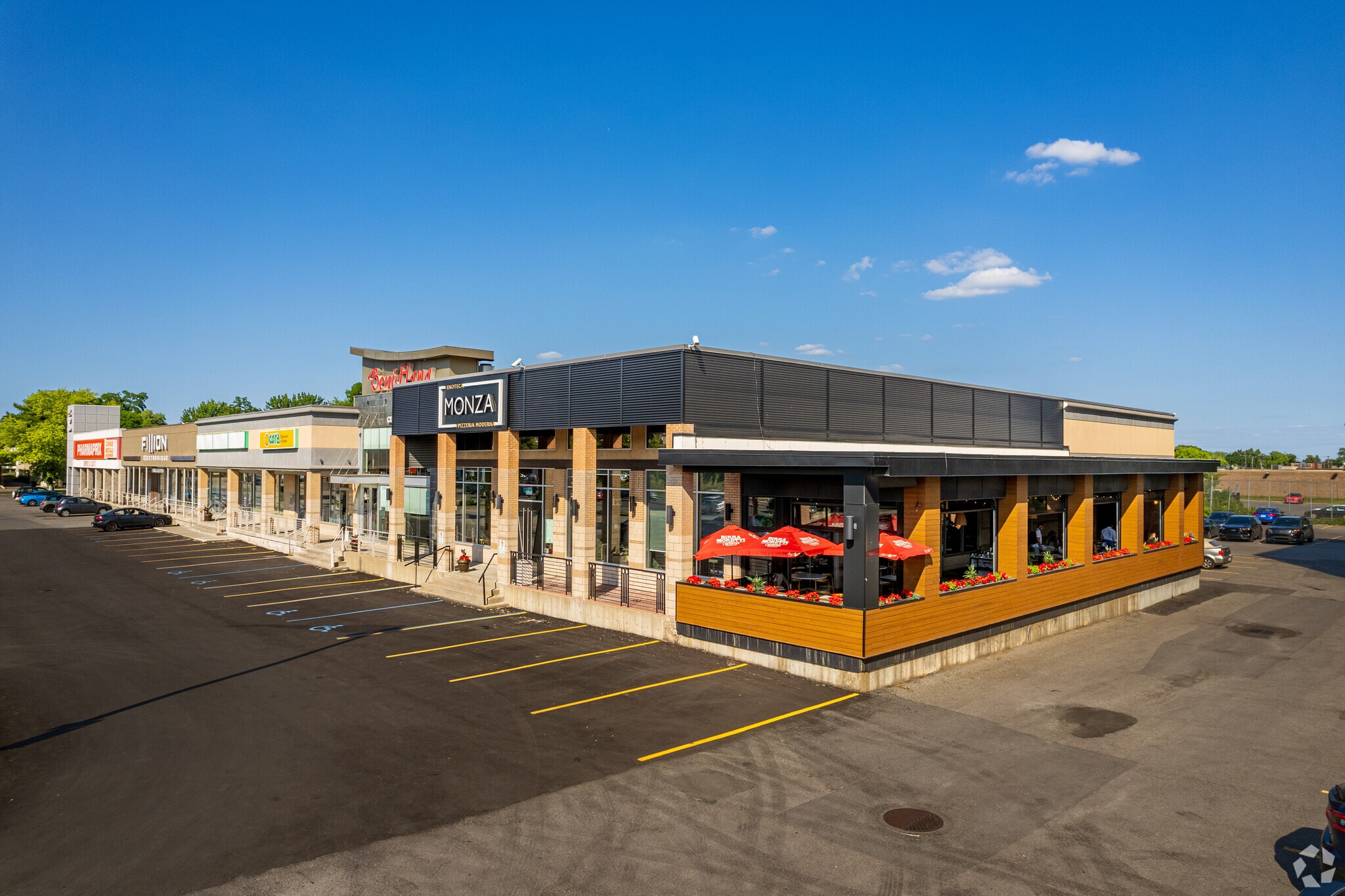 5660-5696 St Sherbrooke E, Montréal, QC for sale Building Photo- Image 1 of 1