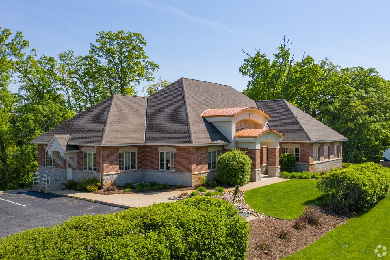 2700 W Stadium Dr, Kalamazoo, MI 49008