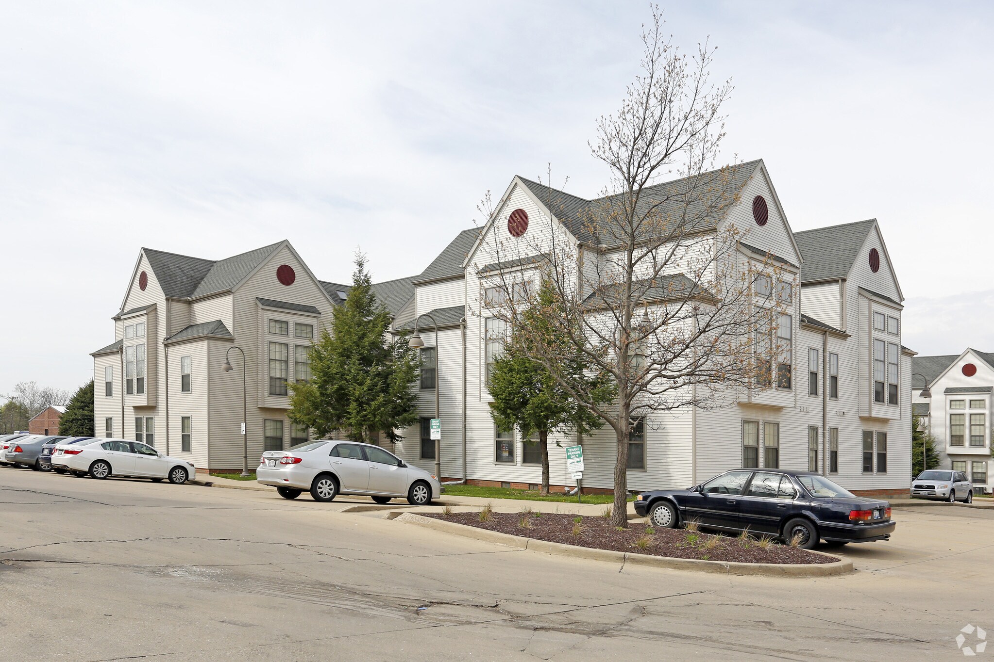 2302 W John St, Champaign, IL for sale Primary Photo- Image 1 of 1