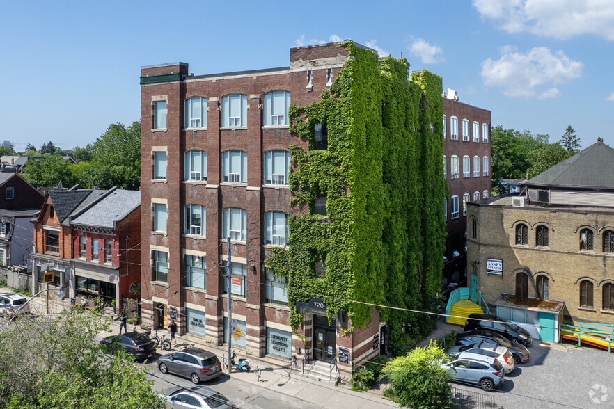 720 Bathurst St, Toronto, ON for sale - Building Photo - Image 1 of 1