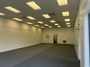 1102-1104 Cypress Gardens Blvd, Winter Haven, FL for lease Interior Photo- Image 2 of 6