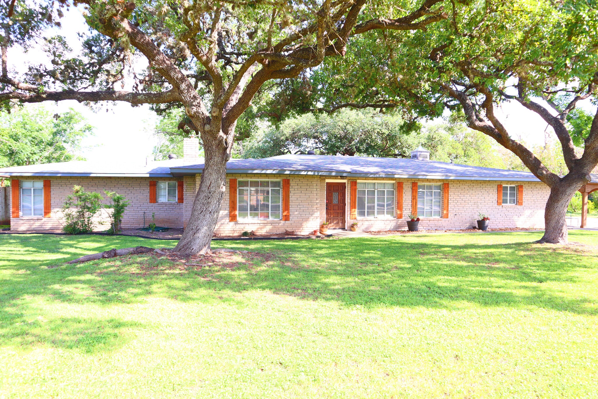 310 Pfeil Rd, Cibolo, TX for sale Primary Photo- Image 1 of 1