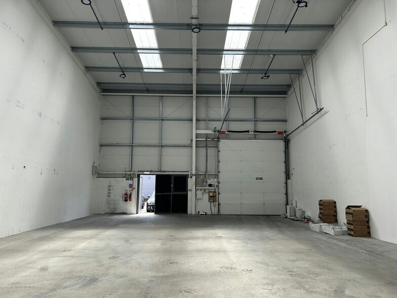 Fishponds Rd, Wokingham for lease - Building Photo - Image 3 of 11