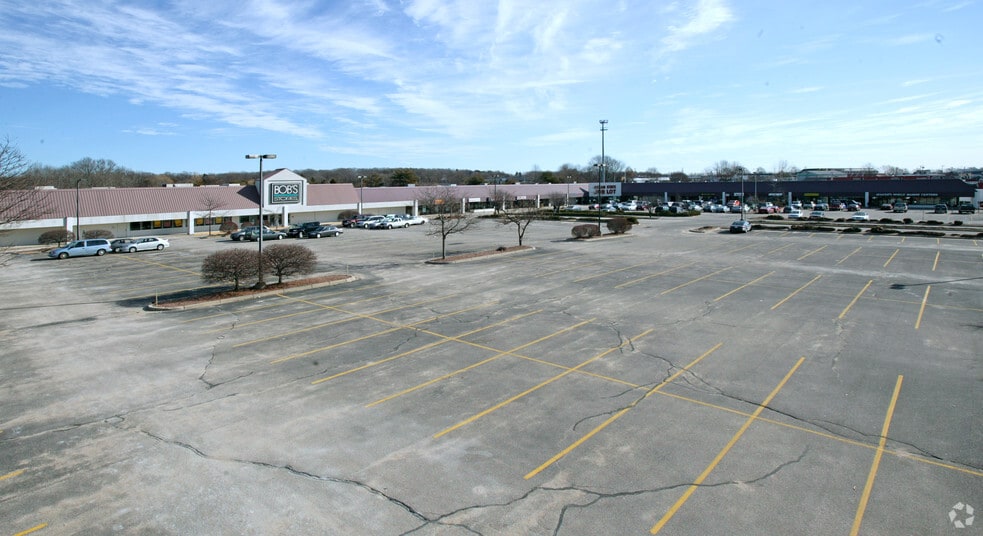 150 Highland Ave, Seekonk, MA for lease - Building Photo - Image 2 of 4