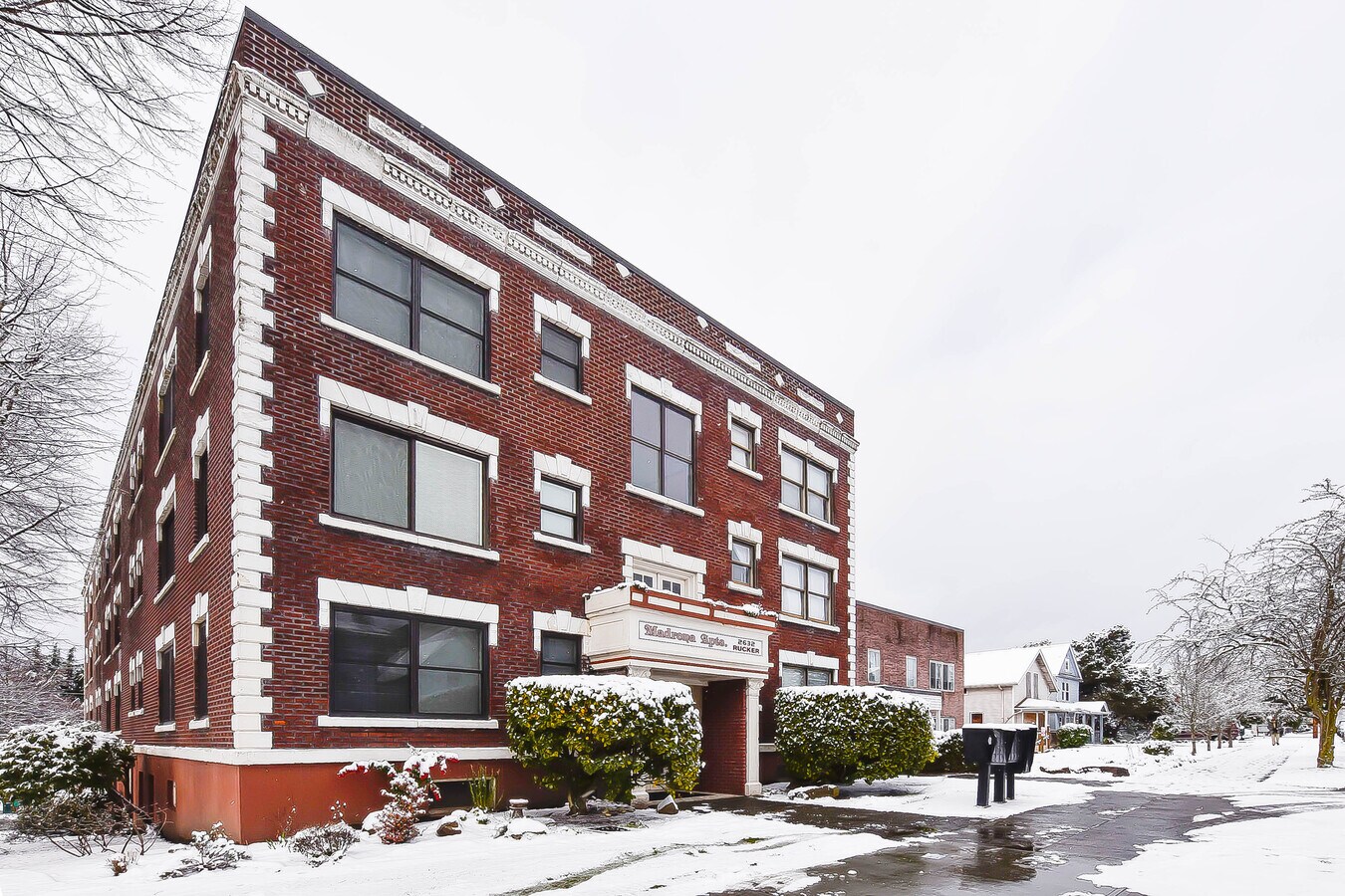 2632 Rucker Ave, Everett, WA 98201