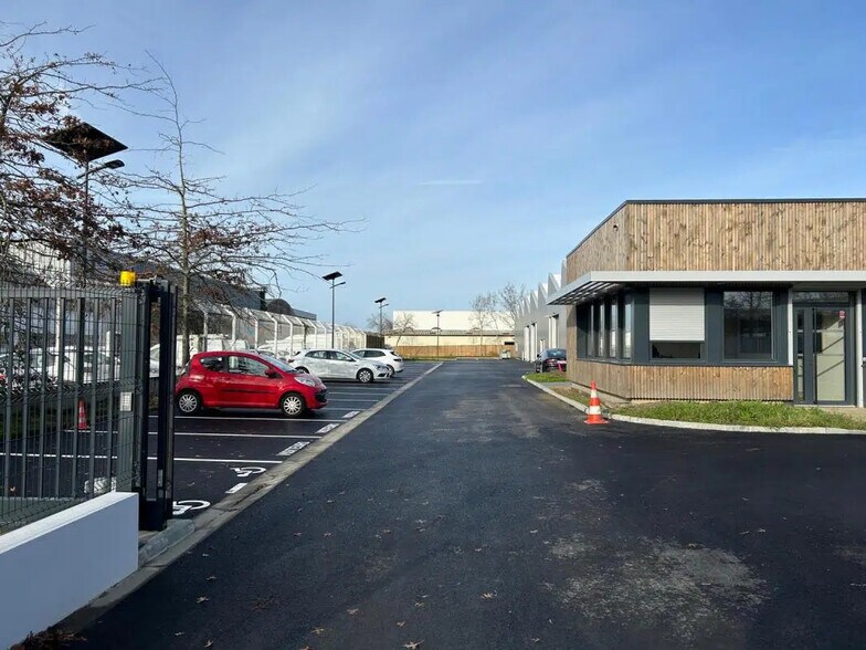 18 Rue De Bel Air, Carquefou for lease - Building Photo - Image 2 of 5