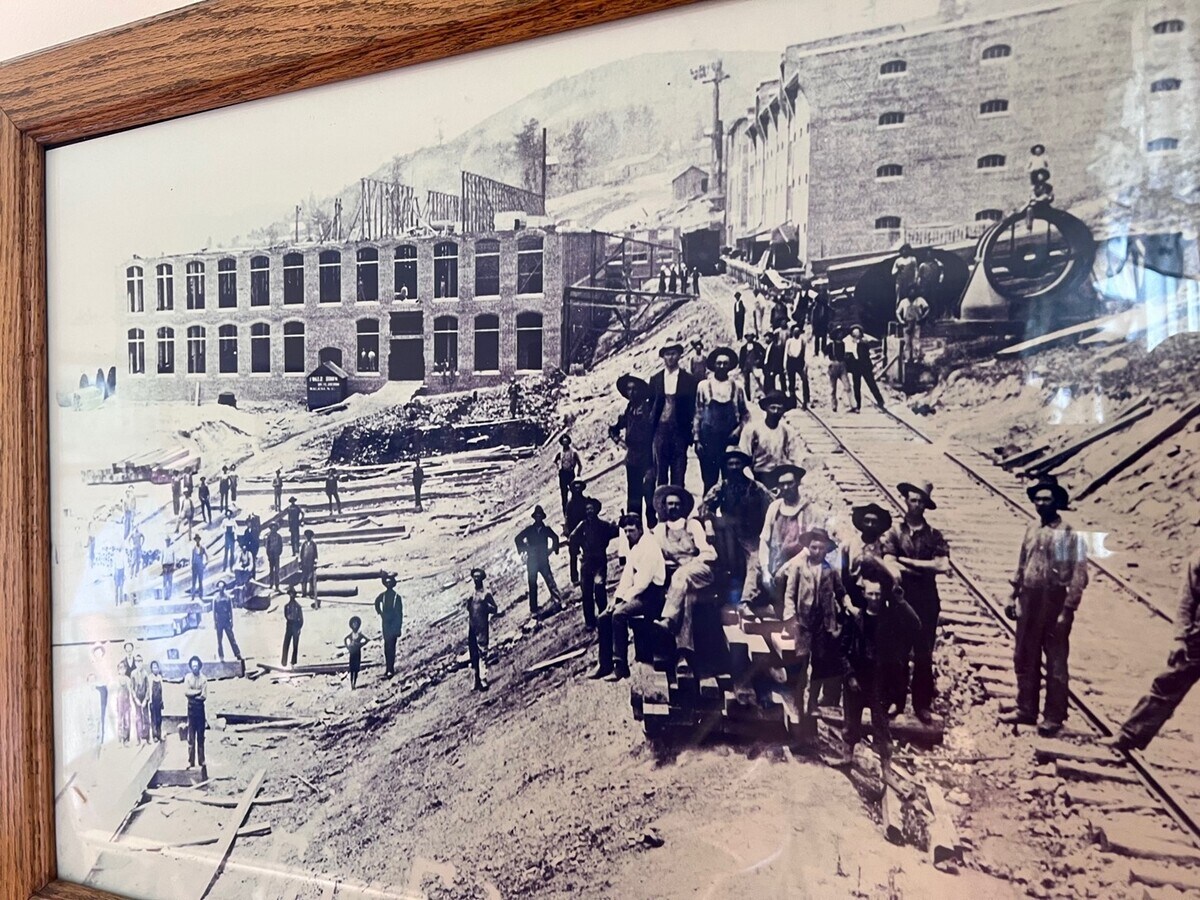 471472 W Main St, Fries, VA 24330 Office For Sale