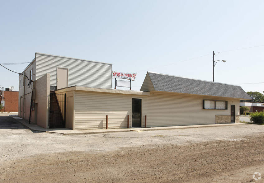 7107 N Wayne Rd, Westland, MI for lease - Building Photo - Image 3 of 3