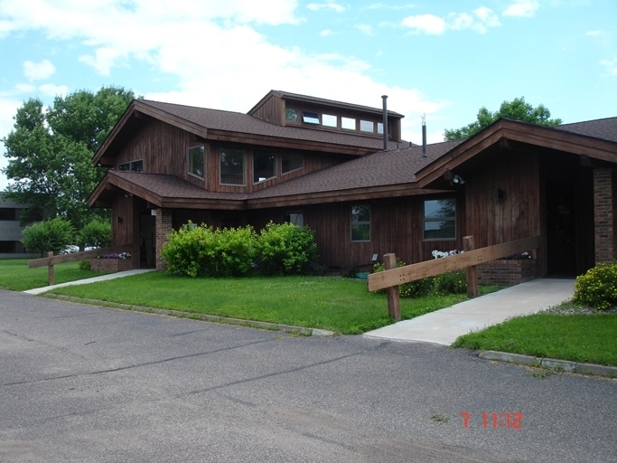 1826 Tower Dr W, Stillwater, MN for lease - Building Photo - Image 1 of 1