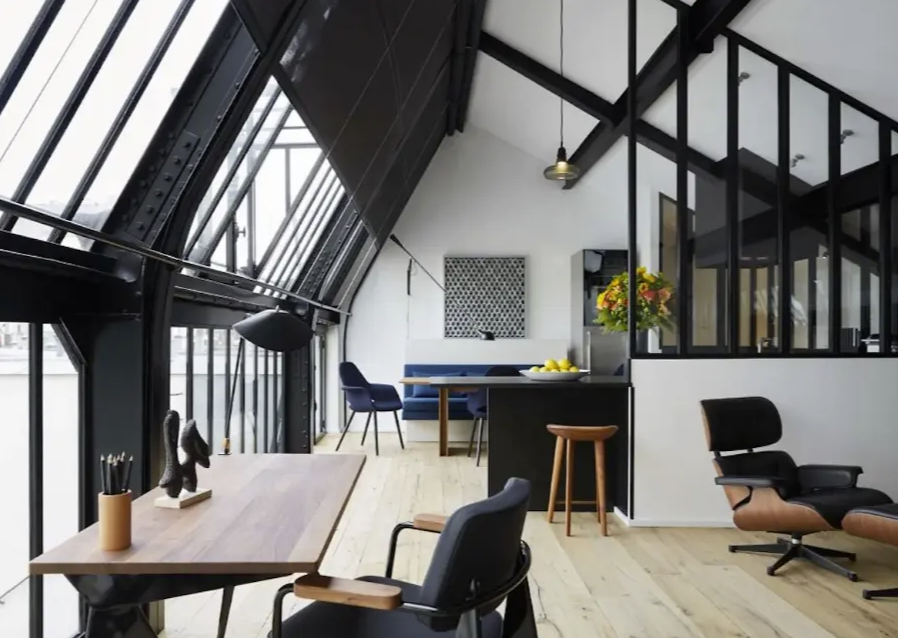 Office in Paris for lease Interior Photo- Image 1 of 2