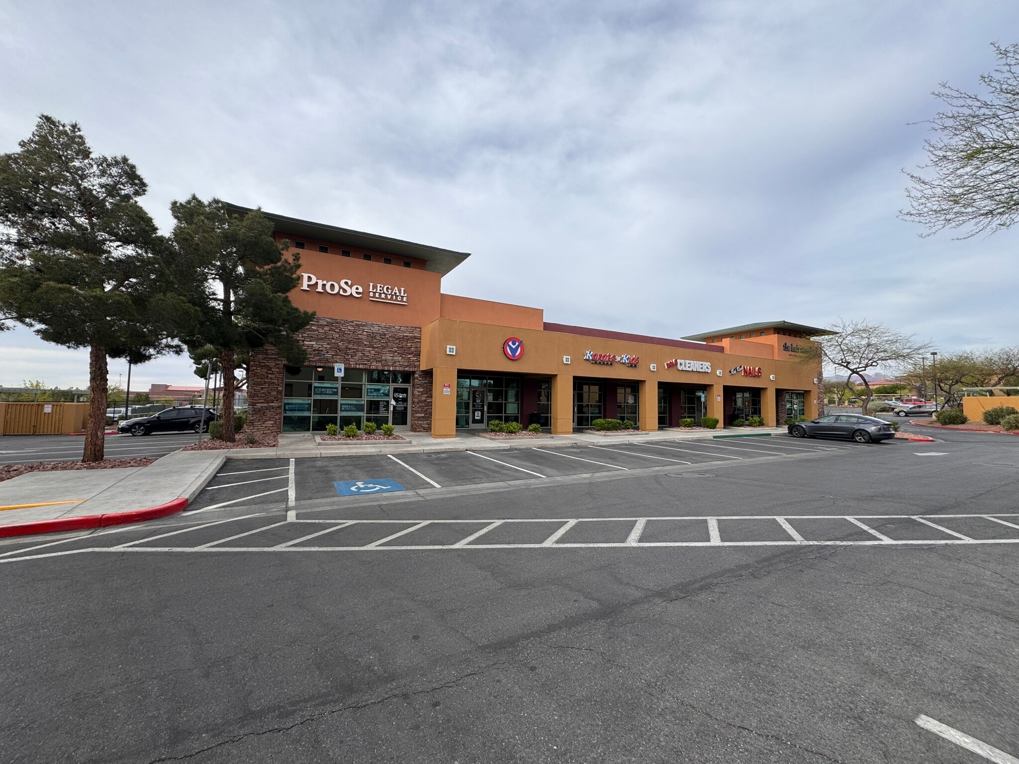 10127-10247 W Charleston Blvd, Las Vegas, NV for lease Building Photo- Image 1 of 18
