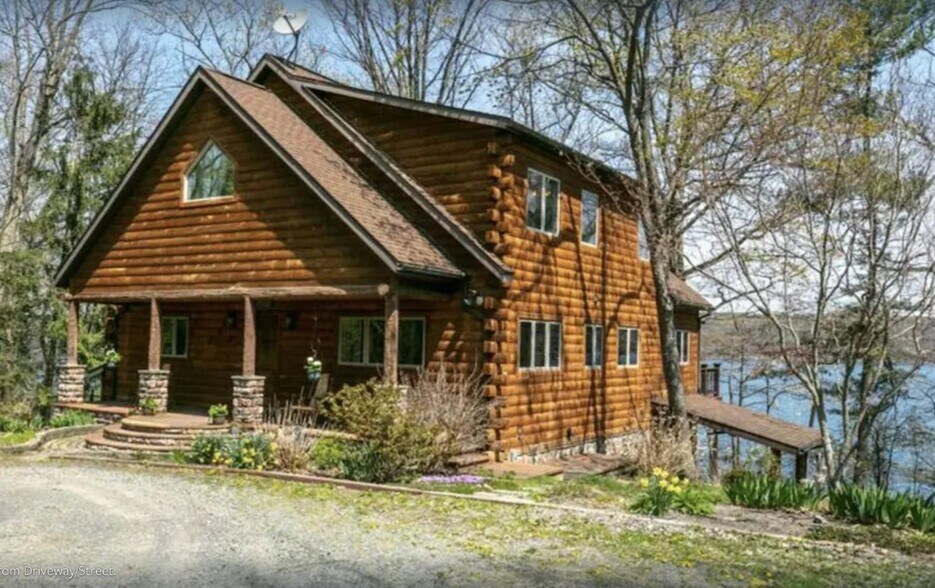 1603 Taughannock Blvd, Ithaca, NY 14850