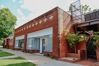 150 E Connecticut Ave, Southern Pines, NC for lease Building Photo- Image 1 of 8