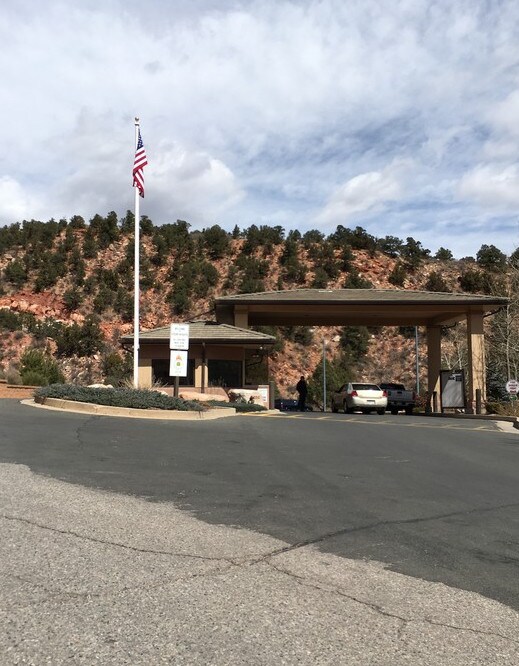 4245 Cedar Heights Dr, Colorado Springs, CO 80904