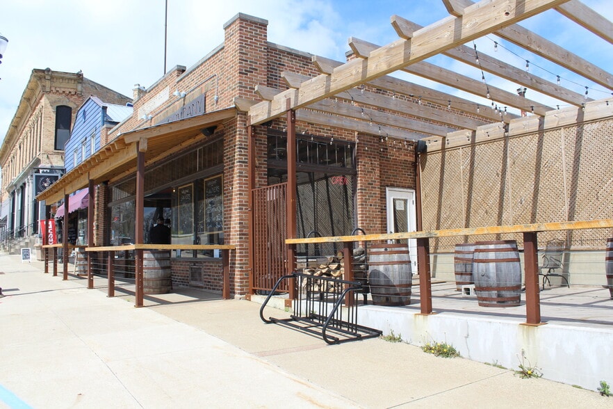 4574 Dowling St, Montague, MI for sale - Building Photo - Image 2 of 20