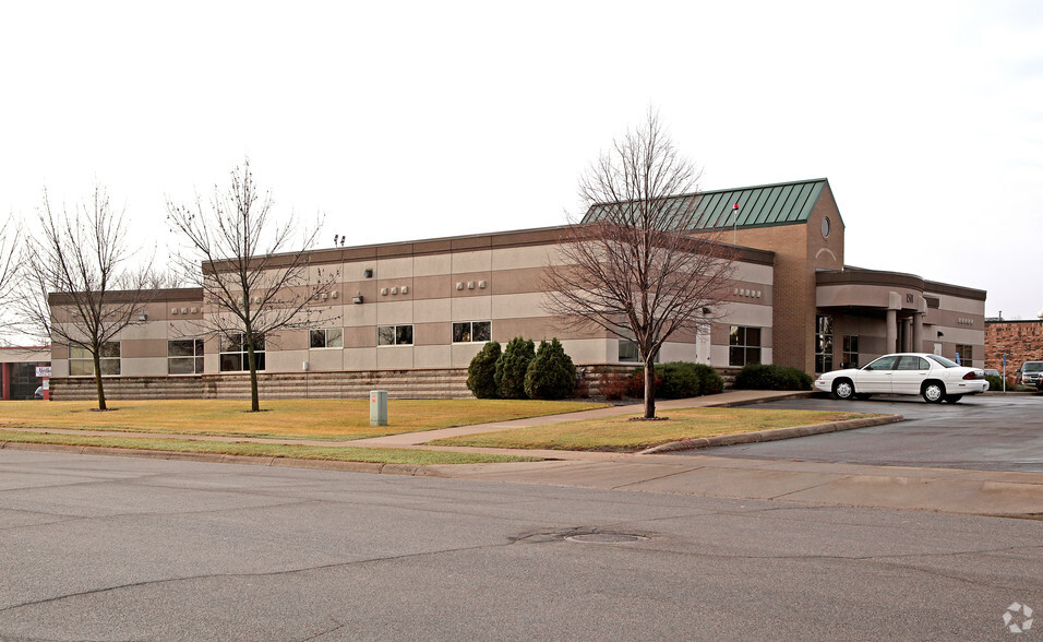 1511 Northway Dr, Saint Cloud, MN for sale - Primary Photo - Image 1 of 1