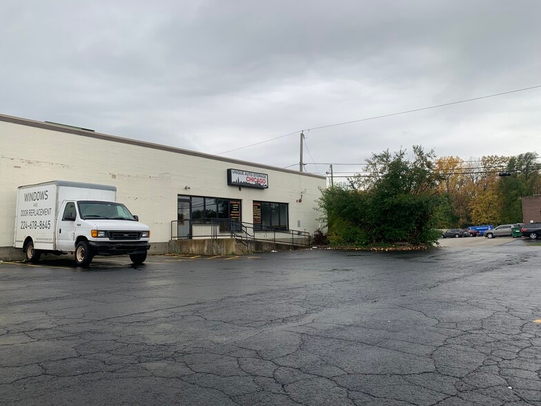 3545-3575 Grand Ave, Gurnee, IL for lease - Building Photo - Image 2 of 7