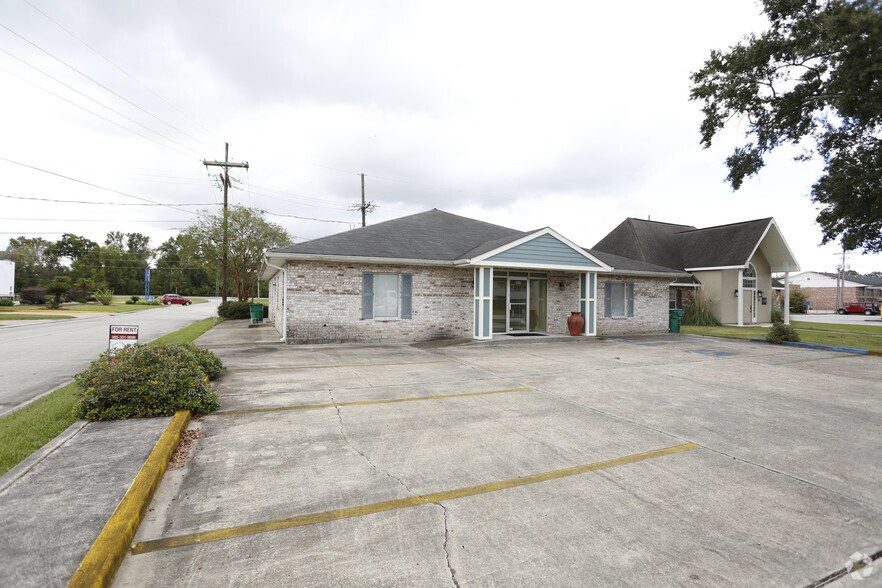118 Lakewood Dr, Luling, LA 70070