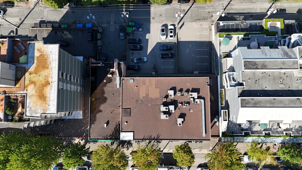 1725 Robson St, Vancouver, BC for sale - Aerial - Image 2 of 7